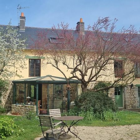 Bed and Breakfast Les Berges De La Planchette Yvignac-la-Tour Экстерьер фото